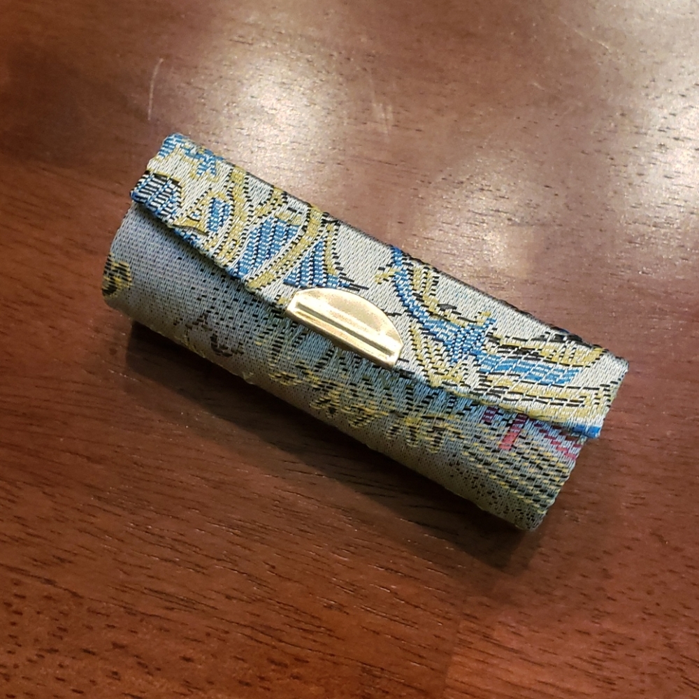 Mirrored lipstick case